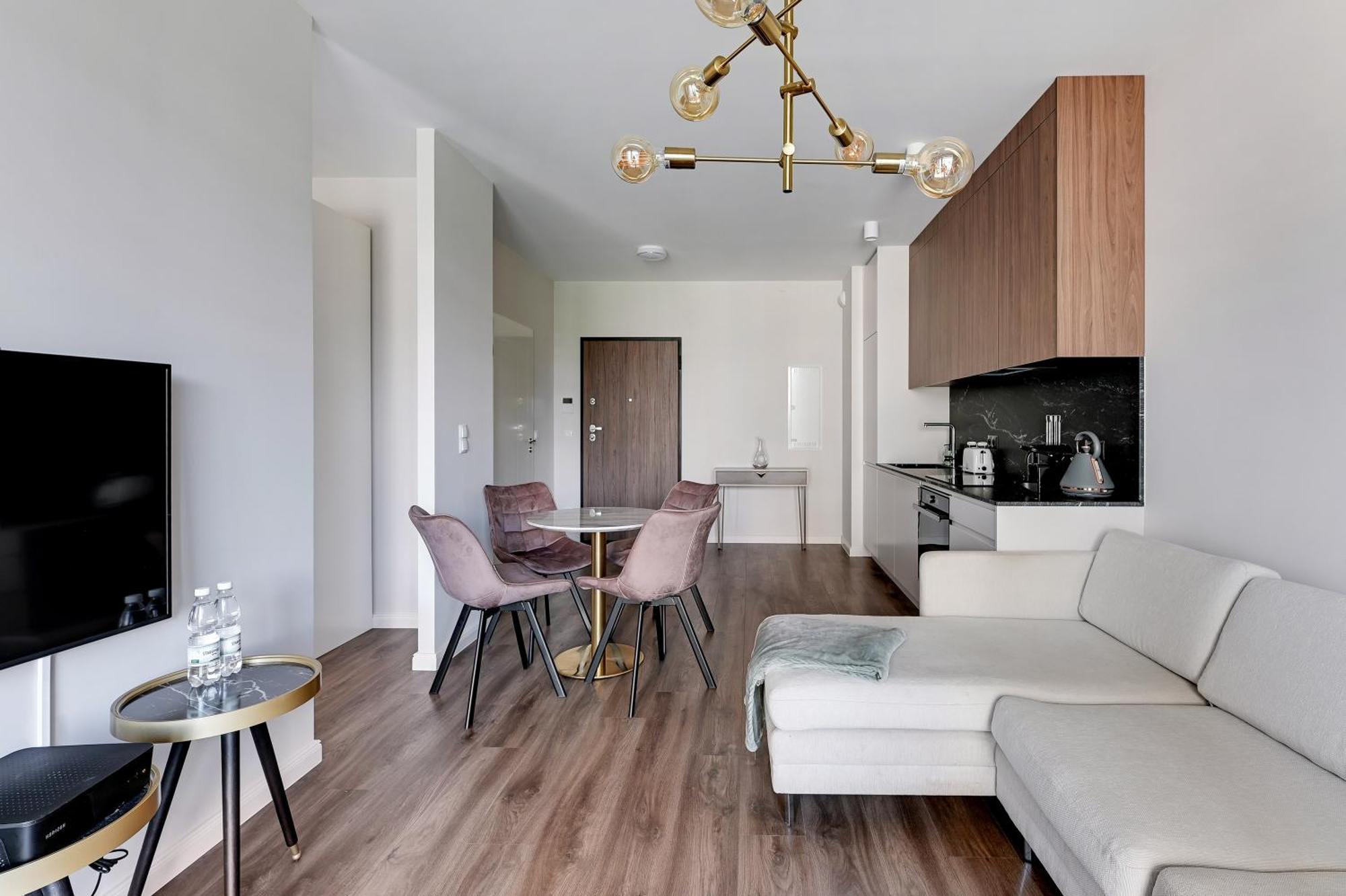 Scala 60K City Center Apartments With Parking By Lion Apartments กดัญสก์ ภายนอก รูปภาพ